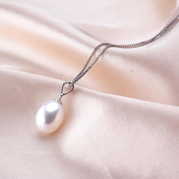 Timeless Freshwater Pearl Pendant Necklace & Earrings Set for Weddings and Gifts - Picture 6 of 7